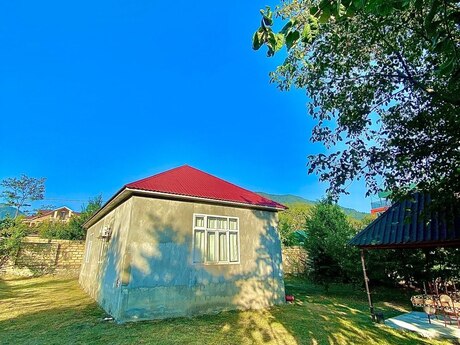 3 otaqlı həyət evi/bağ evi - Qəbələ - 80 m²