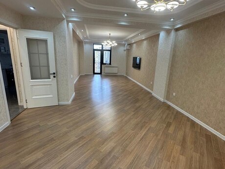 3-комн. новостройка - Наримановский  р. - 150 м²