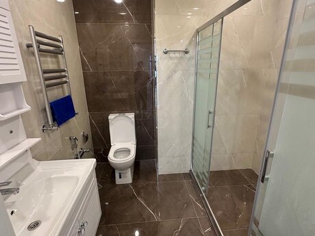 3-комн. новостройка - Наримановский  р. - 150 м²