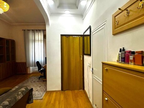 2 otaqlı köhnə tikili - 28 May m. - 50 m²