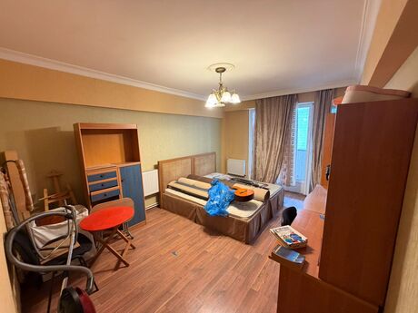 3 otaqlı köhnə tikili - İnşaatçılar m. - 110 m²
