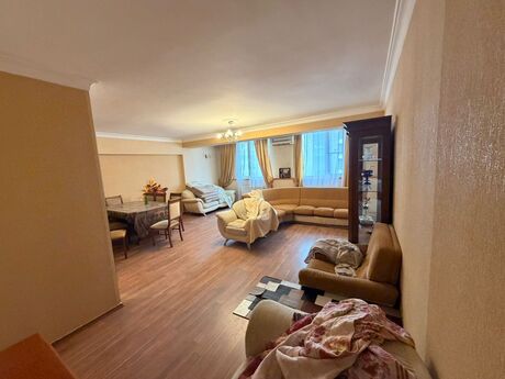 3 otaqlı köhnə tikili - İnşaatçılar m. - 110 m²