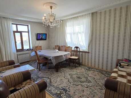 3 otaqlı həyət evi/bağ evi - Köhnə Günəşli q. - 110 m²
