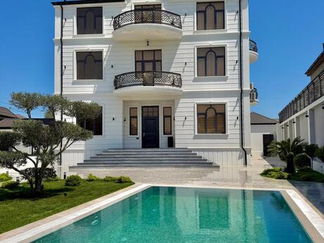 8 otaqlı həyət evi/bağ evi - Mərdəkan q. - 470 m²