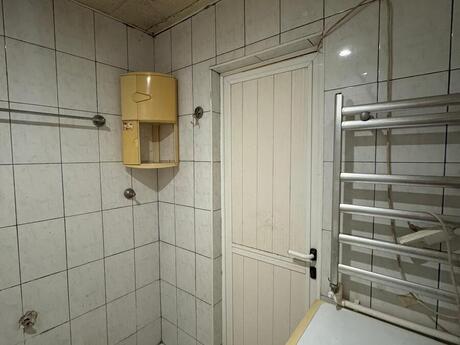 1 otaqlı köhnə tikili - Elmlər Akademiyası m. - 35 m²