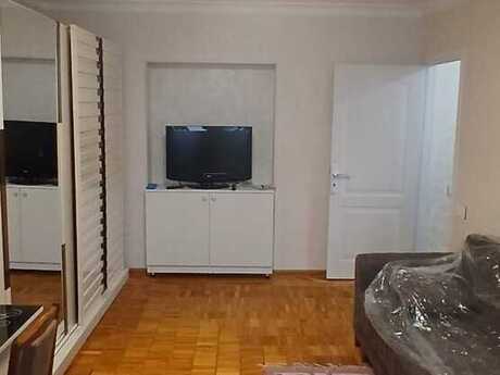 2 otaqlı köhnə tikili - Elmlər Akademiyası m. - 32 m²
