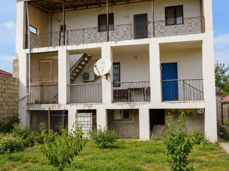 5 otaqlı həyət evi/bağ evi - Hövsan q. - 162 m²