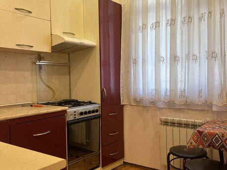 2 otaqlı köhnə tikili - Şah İsmayıl Xətai m. - 66 m²