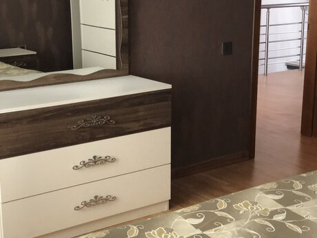 5 otaqlı həyət evi/bağ evi - Şağan q. - 250 m²