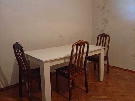 1 otaqlı həyət evi/bağ evi - Elmlər Akademiyası m. - 30 m²