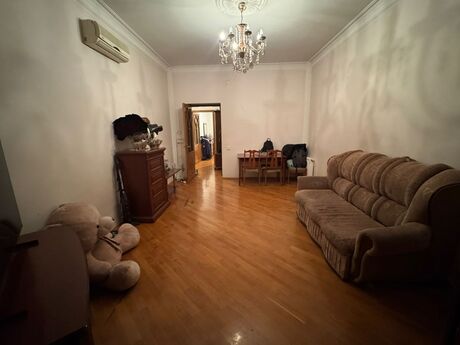 2 otaqlı köhnə tikili - Elmlər Akademiyası m. - 60 m²