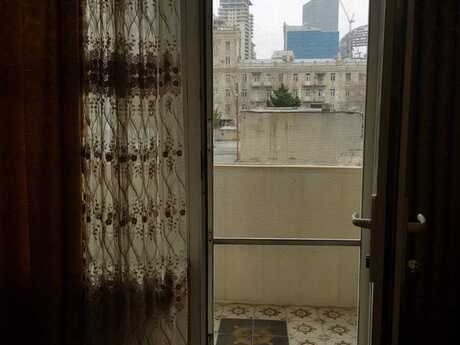 3 otaqlı köhnə tikili - 28 May m. - 65 m²