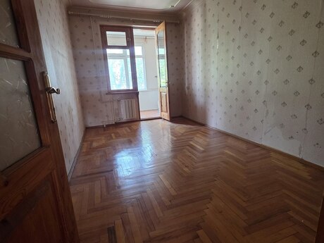 3 otaqlı köhnə tikili - Bakıxanov q. - 90 m²