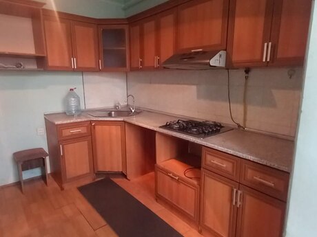 3 otaqlı köhnə tikili - Biləcəri q. - 84 m²