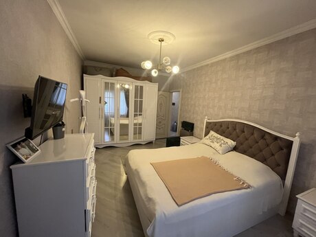 4 otaqlı köhnə tikili - İnşaatçılar m. - 88 m²