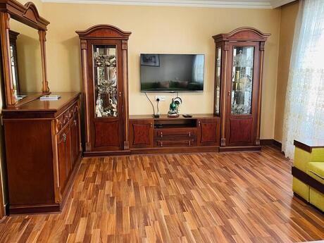 4 otaqlı köhnə tikili - Gəncə - 94 m²