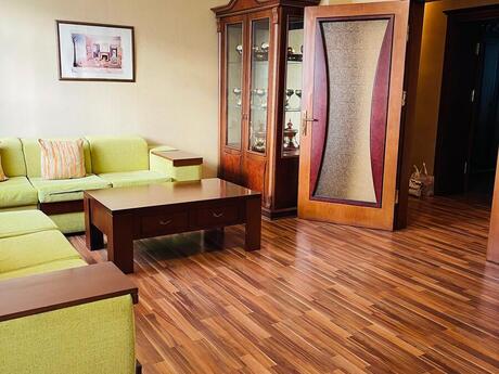 4 otaqlı köhnə tikili - Gəncə - 94 m²