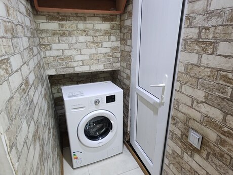 2 otaqlı köhnə tikili - İnşaatçılar m. - 40 m²