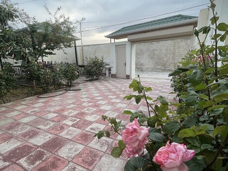 3 otaqlı həyət evi/bağ evi - Novxanı q. - 100 m²