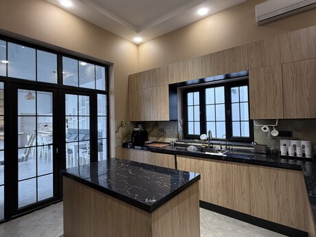 5 otaqlı həyət evi/bağ evi - Nardaran q. - 400 m²