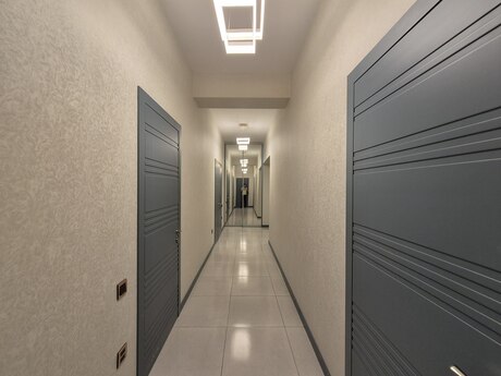 3-комн. новостройка - м. 28 мая - 140 м²