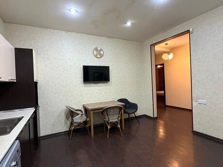 4 otaqlı həyət evi/bağ evi - Mərdəkan q. - 220 m²