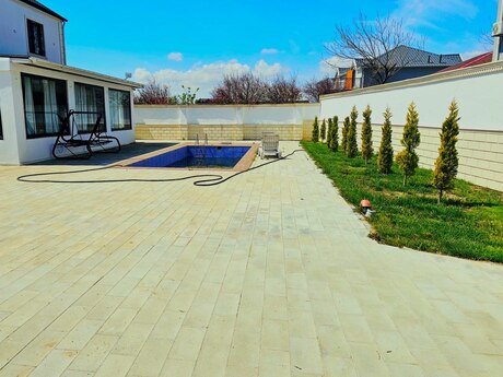 6 otaqlı həyət evi/bağ evi - Novxanı q. - 200 m²