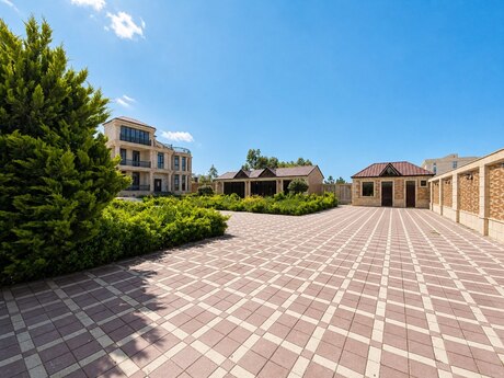 8 otaqlı həyət evi/bağ evi - Şüvəlan q. - 550 m²