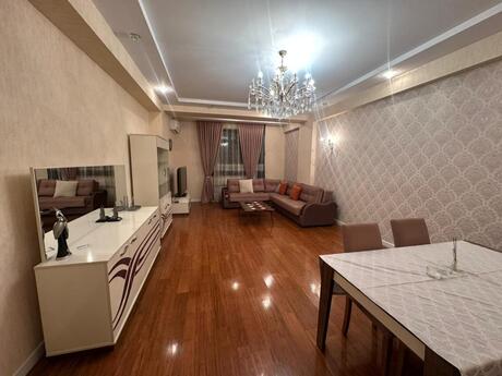 4-комн. новостройка - м. 28 мая - 185 м²