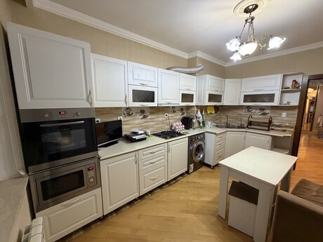 3-комн. новостройка - м. Иншаатчылар - 115 м²