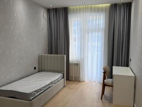 4 otaqlı yeni tikili - İnşaatçılar m. - 140 m²