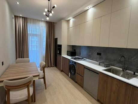 4 otaqlı yeni tikili - İnşaatçılar m. - 140 m²