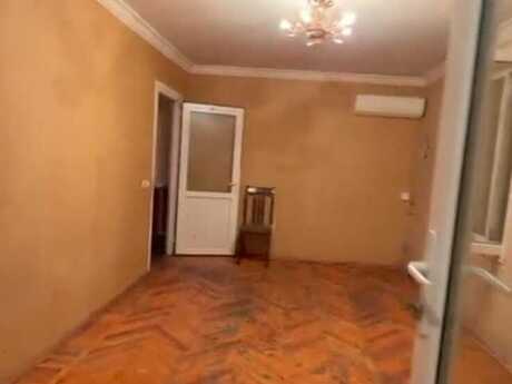 2-комн. вторичка - м. Элмляр Академиясы - 38 м²