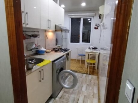 3 otaqlı köhnə tikili - Memar Əcəmi m. - 90 m²