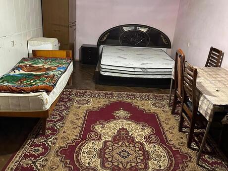 1 otaqlı köhnə tikili - İnşaatçılar m. - 35 m²