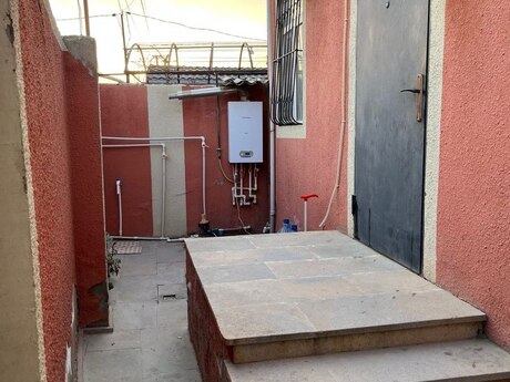 2 otaqlı həyət evi/bağ evi - Sabunçu q. - 48 m²
