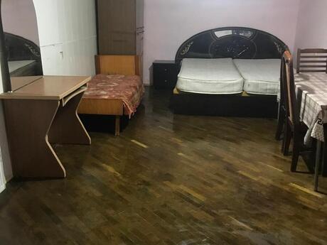 1 otaqlı köhnə tikili - İnşaatçılar m. - 35 m²