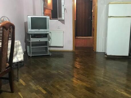 1 otaqlı köhnə tikili - İnşaatçılar m. - 35 m²