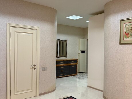 3-комн. новостройка - м. Шах Исмаил Хатаи - 157 м²