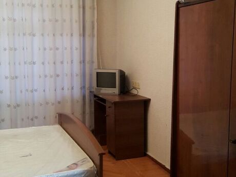 4 otaqlı köhnə tikili - Həzi Aslanov q. - 90 m²