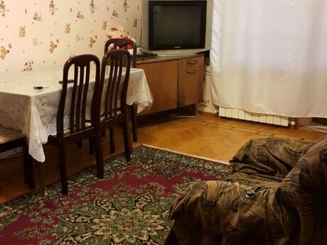 4 otaqlı köhnə tikili - Həzi Aslanov q. - 90 m²