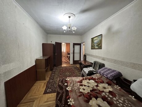 3 otaqlı köhnə tikili - Azadlıq Prospekti m. - 85 m²