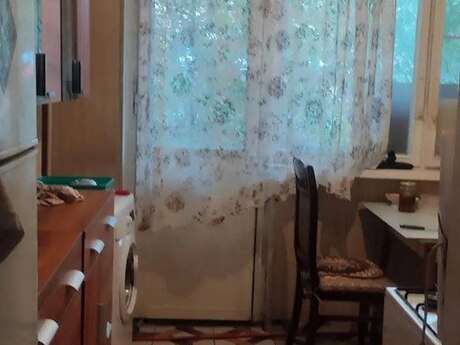 3 otaqlı köhnə tikili - Azadlıq Prospekti m. - 85 m²