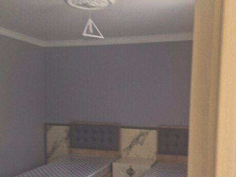 2 otaqlı həyət evi/bağ evi - Qaraçuxur q. - 45 m²