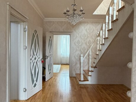 5 otaqlı həyət evi/bağ evi - Yeni Ramana q. - 200 m²