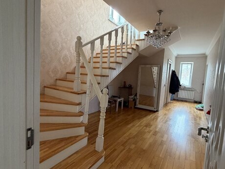 5 otaqlı həyət evi/bağ evi - Yeni Ramana q. - 200 m²