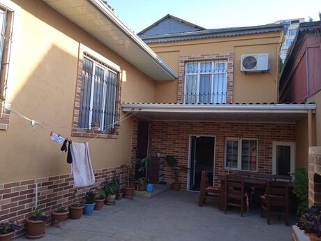 6 otaqlı həyət evi/bağ evi - Xırdalan - 200 m²