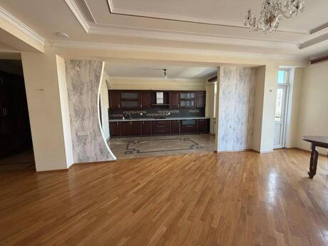 3 otaqlı yeni tikili - 8 Noyabr m. - 133 m²