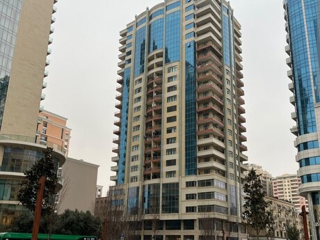 3-комн. новостройка - м. Ахмедлы - 142 м²