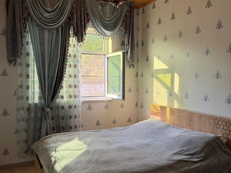 8 otaqlı həyət evi/bağ evi - İsmayıllı - 195 m²